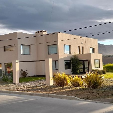 Casa Luminosa Con Parque Y Vista Espectacular Lejlighed El Calafate Eksteriør billede